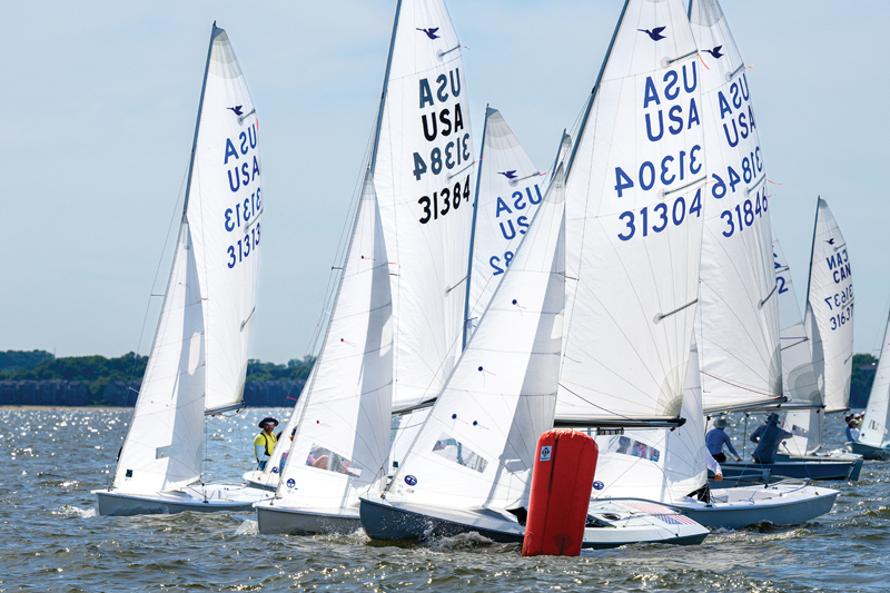 one-design dinghy sailing racing