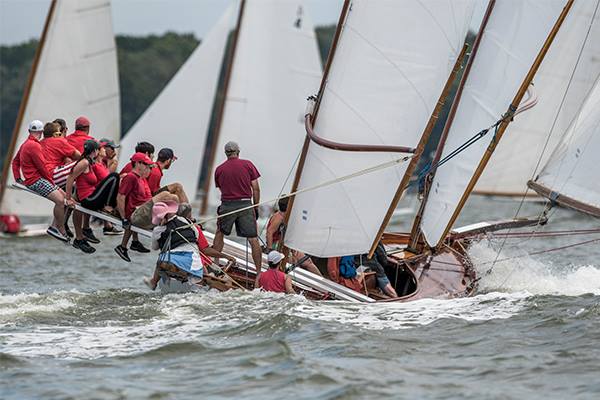 Chesapeake log canoe photo by Al Schreitmueller