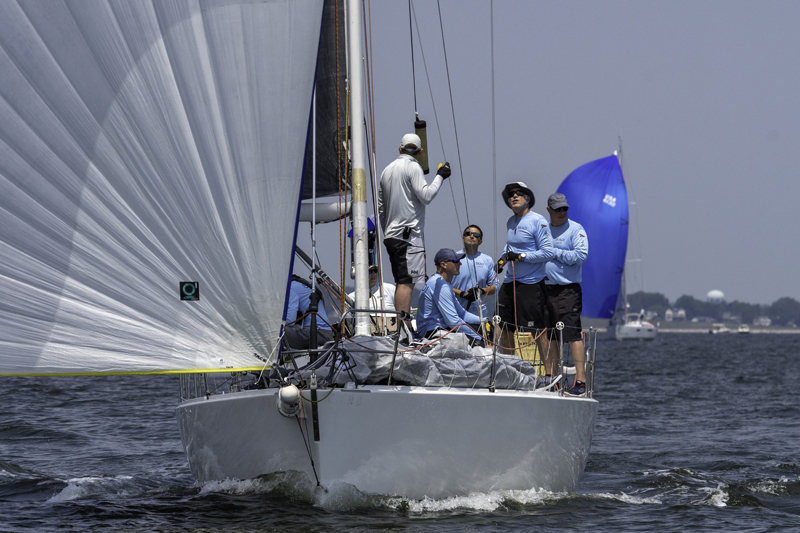 preparing for the start of offshore racing