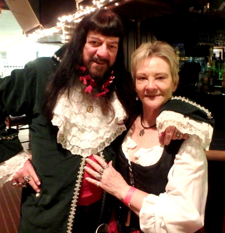 Back at the hotel bar, we found BLACKBEARD, who's beheading was on tap for the next day at the Blackbeard Pirate Fest!!!