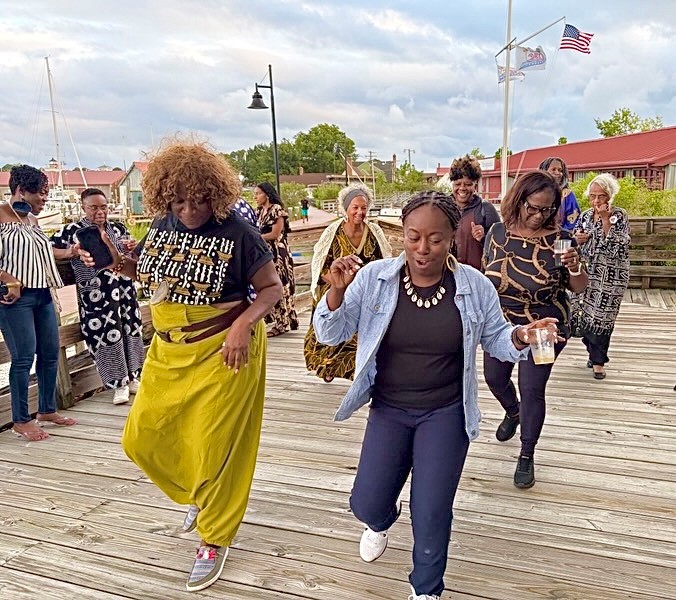 Souls at Sea, dancing