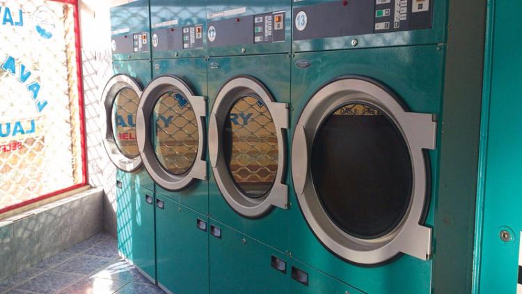 Laundry services at marinas and in cities around the world can vary widely