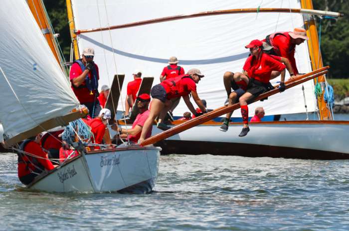 log canoe racing