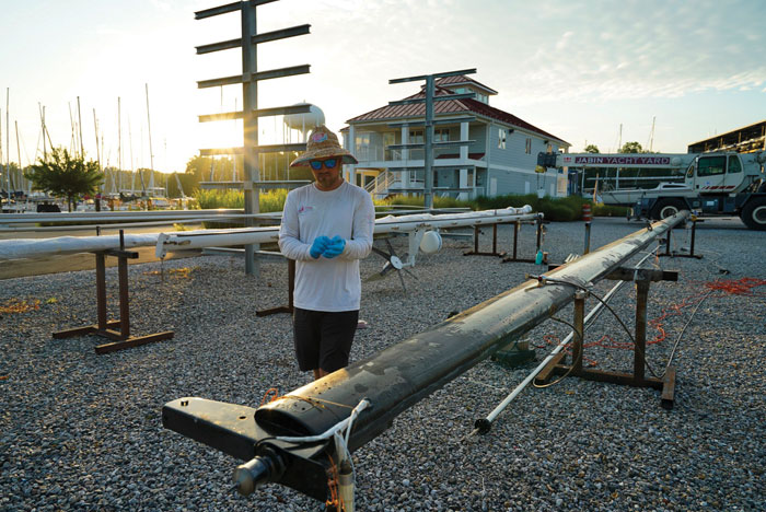 Sanding Hermes's carbon fiber mast