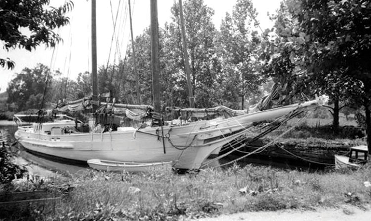 The Mattie F. Dean fell into disrepair in Back Creek in the 1950s. Photo courtesy of BCC