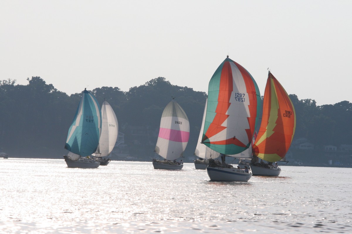 Comfortable Racing on Round Bay SpinSheet