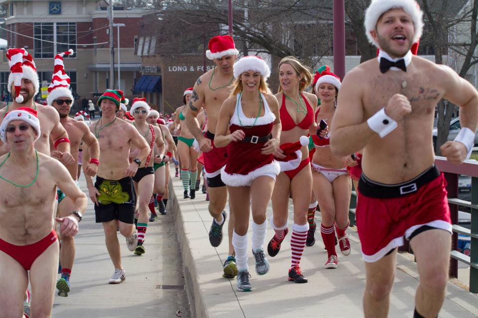 Annapolis Santa speedo run