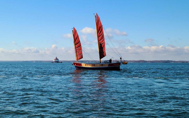 Passing Thomas Point Light....