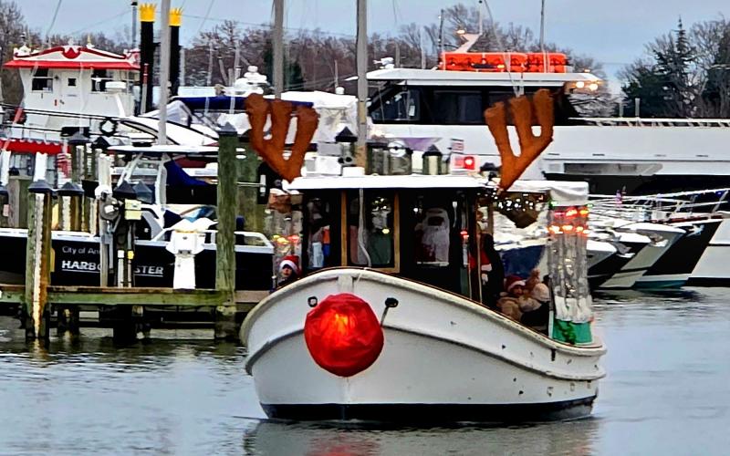 Fun Christmas boat ride!