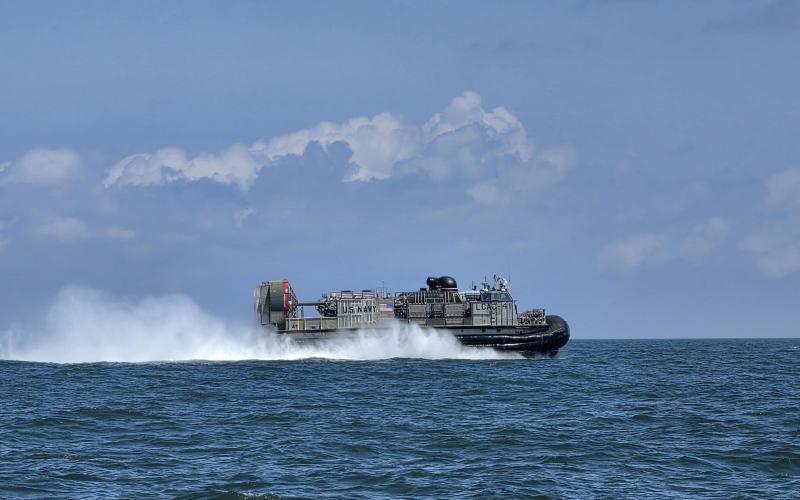 Boats so fast, you fly them