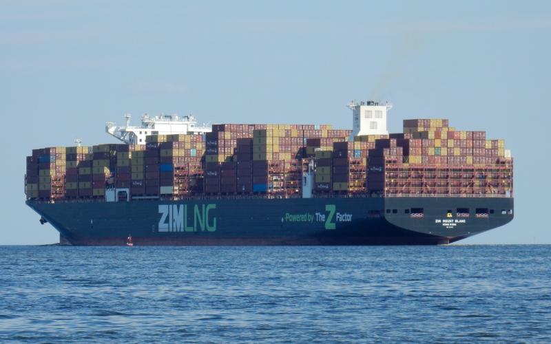 Container ship Zim Mount Blanc