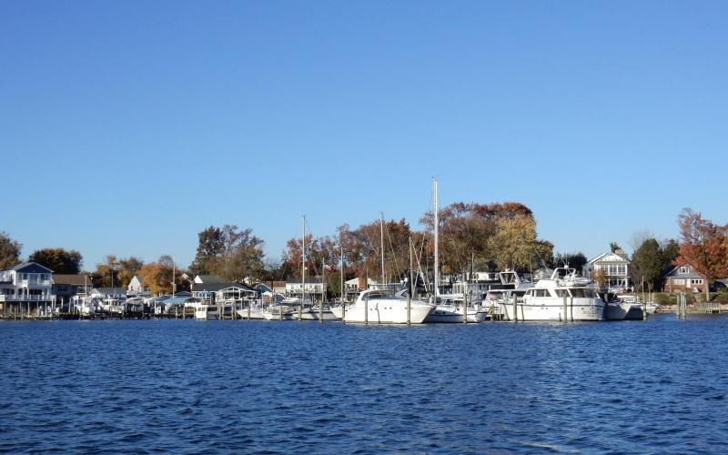 Blake's Bar Harbor Marina on Rock Creek
