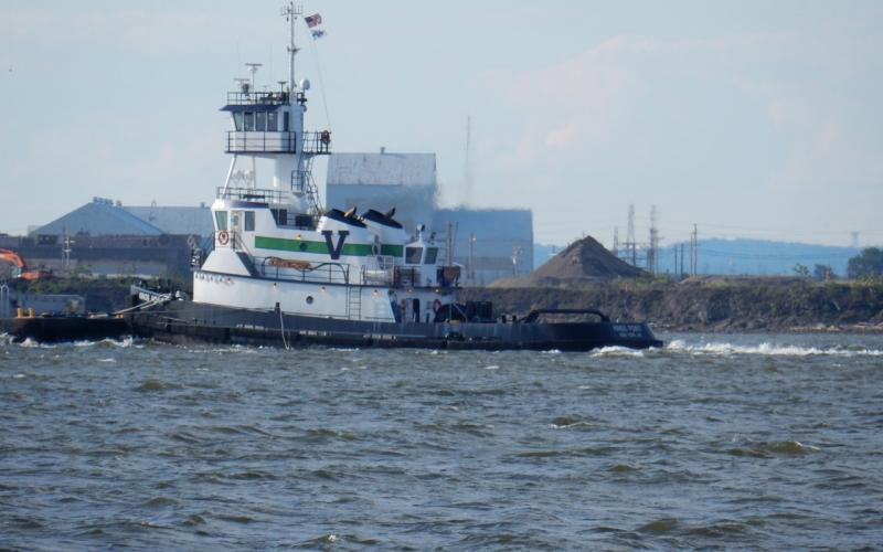 Tugboat Kings Point