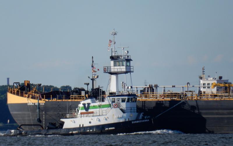 Tugboat Susquehanna with barge Double Skin 510A