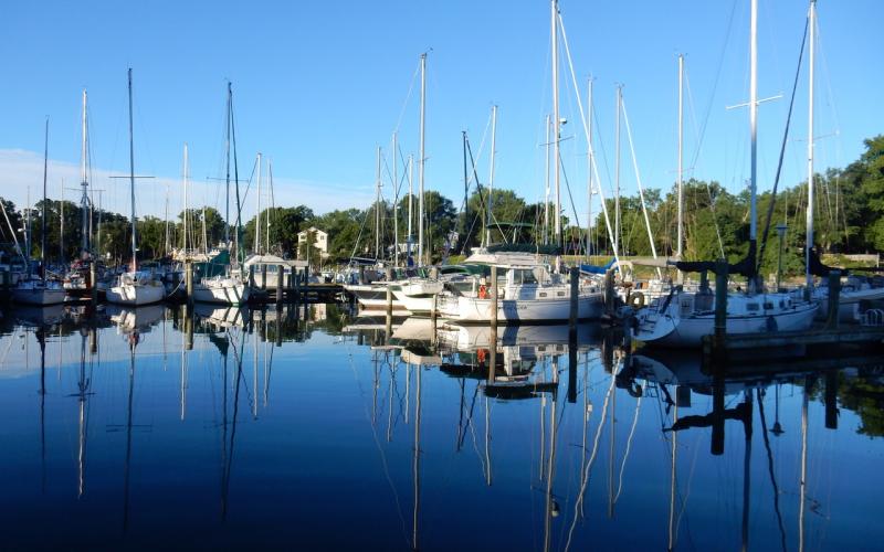 Calm weather at the marina the next morning