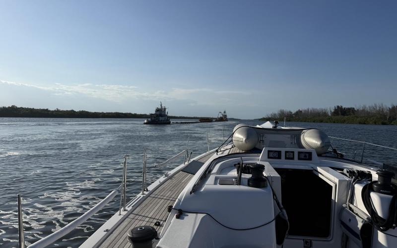 Mastless XP 44 Cruising from Ft. Lauderdale to Cape Canaveral