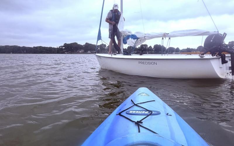 Alan bringing his sailboat in