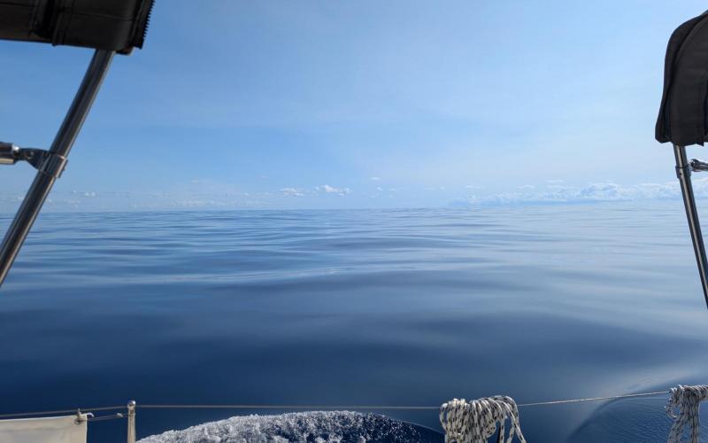 No wind on the 25th, just glassy water as far as the eye can see