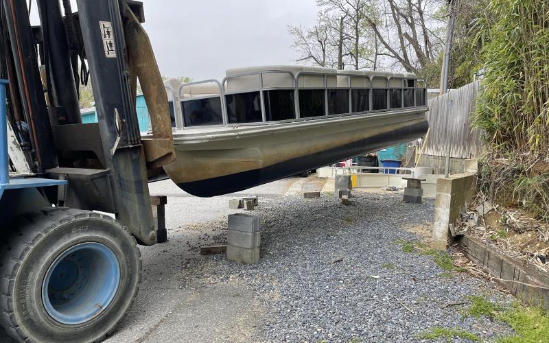 Pontoon headed to the water