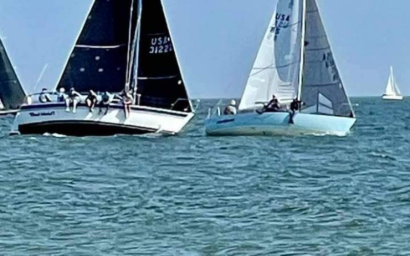 roundabout short tacking the beach at Fort Monroe in the 2021 round the lights race